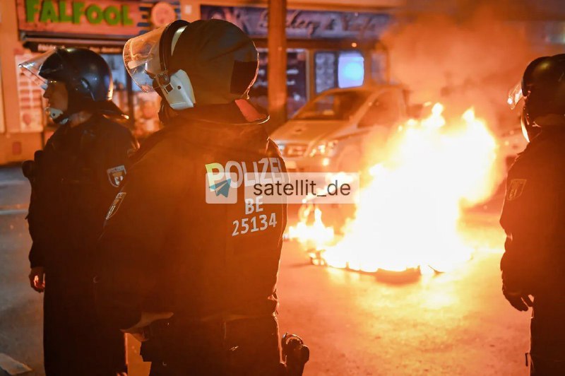 Erneute Ausschreitungen bei Pro-Palästina-Demo in Berlin  Rund 4700 Menschen hab...