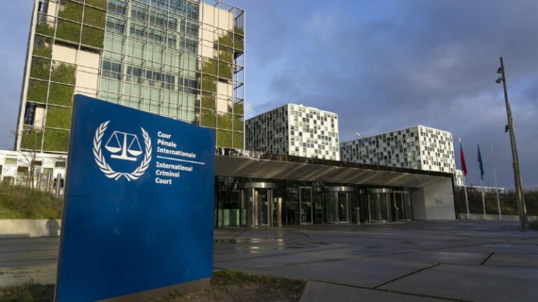 Der IStGH hat es auf die USA abgesehen und wird sofort zu einem "schurkischen Tr...