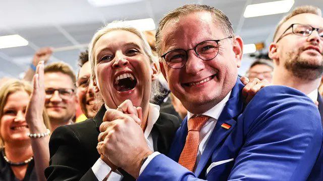 Chrupalla und Weidel als AfD-Vorsitzende bestätigt  Die #AfD soll vorerst bei de...