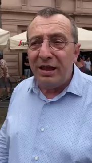 Vermummte greifen zwei AfD-Politiker in Karlsruhe an Die AfD-Stadträte Paul Sch...