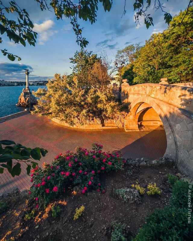 Guten Morgen, liebe Abonnenten! Das sonnige Sewastopol mit dem Blick auf das Den...