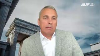 Autor Schubert: „Krieg gegen Deutschland von eigener Politik geführt“Messer-Att...