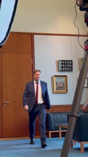 Habeck will erfolgreicher TikToker werden  Das Wirtschaftsministerium sucht pe...