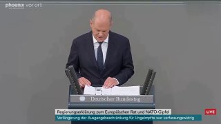 Olaf Scholz erklärt sich im Bundestag zum Fitnesscoach der deutschen WirtschaftB...