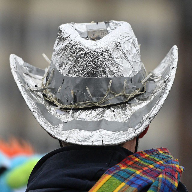 Im Politische Nachrichten Kanal  gibt es täglich Weiterleitungen aus anderen Tel...