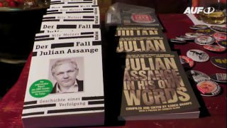 Exklusiv: Popstar Ulla Meinecke besorgt um Assange – „Hoffe, er überlebt das“Er...