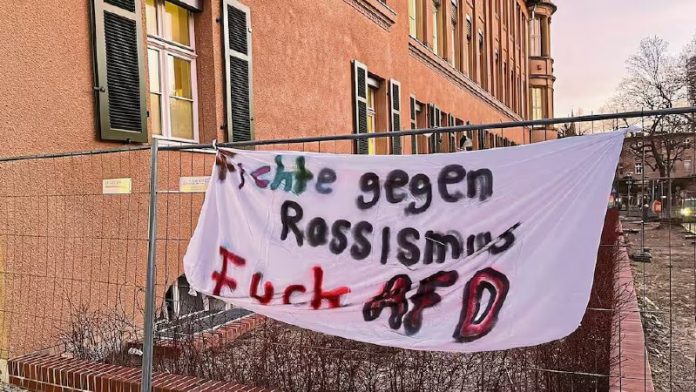 Rüffel für Berliner Schulleiter nach Anti-AfD-DemoEnde Februar demonstrierten r...