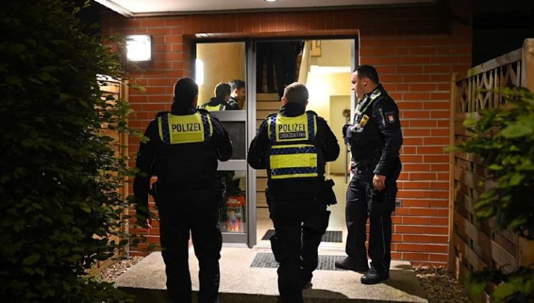 SEK-Einsatz in Hamburg – Mann tödlich verletzt Wie ein Polizeisprecher mitteilte...