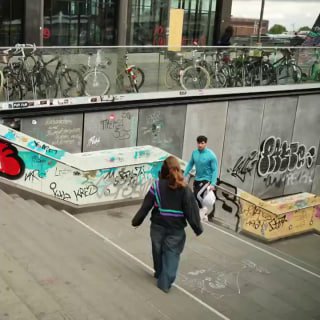 Selbsttest einer Feministin zeigt grobe Fehleinschätzungen aufMännern die Tür a...