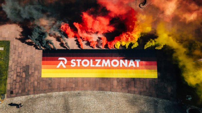  Stolzaktion am Karlsruher Schloss! Unsere Aktivisten lieferten heute ihren Beit...