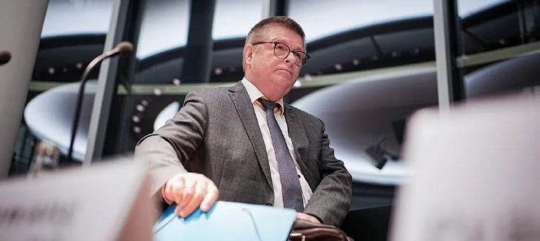 Verfassungsschutzchef warnt vor erhöhter islamistischer AnschlagsgefahrDie Bedro...