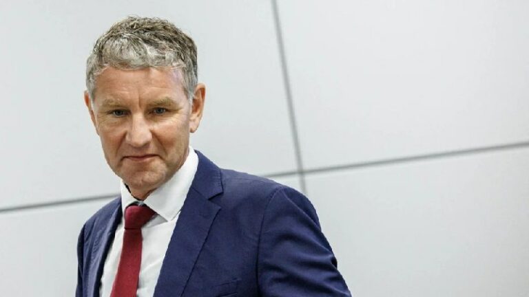 Björn Höcke erneut zu Geldstrafe verurteilt Der Thüringer AfD-Chef Björn Höcke i...