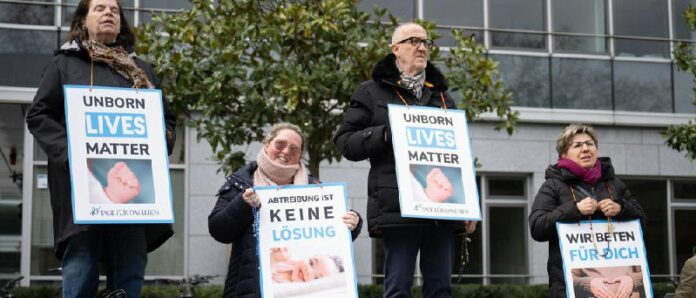 Bußgeld für Belästigung vor Abtreibungspraxen: Bis zu 5000 Euro möglich