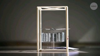  Chinesischer Mini-Hubschrauber fliegt mit Sonnenlicht unendlich langKünftig kön...