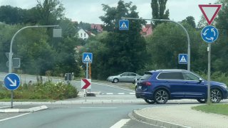 Sie warten auf mich. :D  Dieser Kanal wächst nur wenn du diesen Link verbreitest...