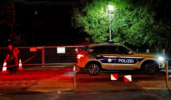 Mittelfranken: Mann greift Frau und Tochter mit Messer an Mittelfranken: Mann greift Frau und Tochter mit Messer an