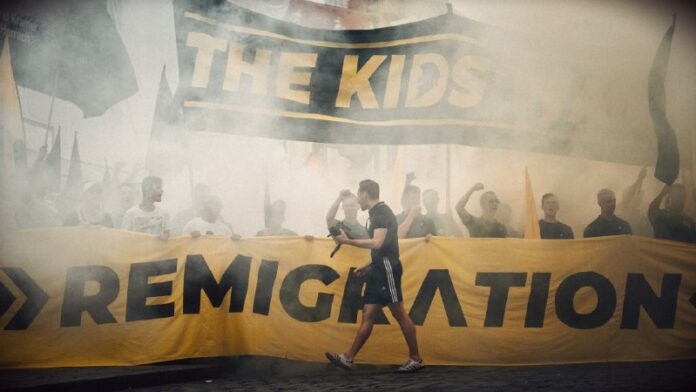 Repression als Ansporn: Mutige Aktivisten in Österreich Ihre Repression: unsere Motivation Wir dürfen in Österreich unser Symbol nicht z...