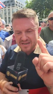TOMMY ROBINSON FREI "ON BAIL"AKTUELLE ENTWICKLUNGEN ENGLAND, 28./29.07. Video: T...