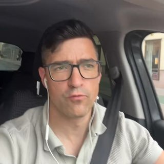 Wolfsgrüße und Fangesänge Fußball ist politisch und war es immer schon. In wenig...