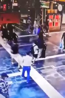  Auf Gleis neun am Frankfurter Hauptbahnhof wurde ein Mann mit Kopfschüssen hing...