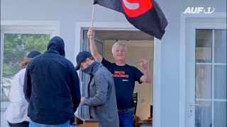 Mit #Compact-Fahne und "Sieg für Deutschland"-Shirt begleite ich #Faeser s Umzug...