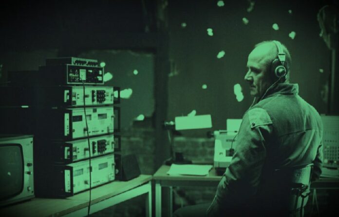 Es ist etwas im Busch... In den letzten Tagen häufen sich seltsame Ereignisse: E...