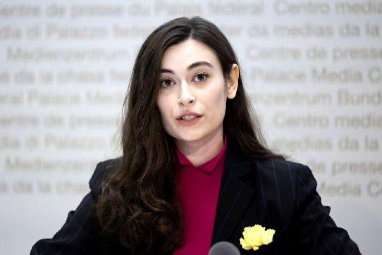  Sanija Ameti, eine "Schweizerin" mit muslimischen Wurzeln und Mitglied der Grün...