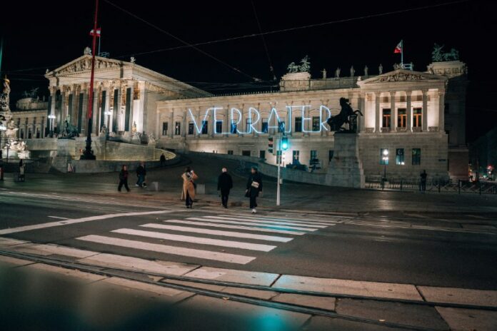 Laseraktion gegen Demokratiesimulation: Proteste geplant! Laser gegen die Demokratiesimulation! Diese Bilder & Aktionsbericht erreicht...