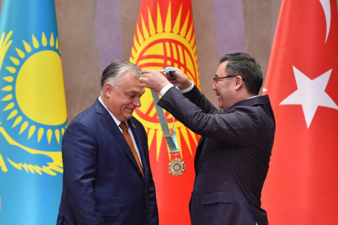 Machtgleichgewicht zwischen Ost und West