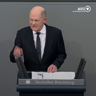 Bundestagsdebatte: Scholz und Merz im Schlagabtausch über #MigrationOlaf #Schol…