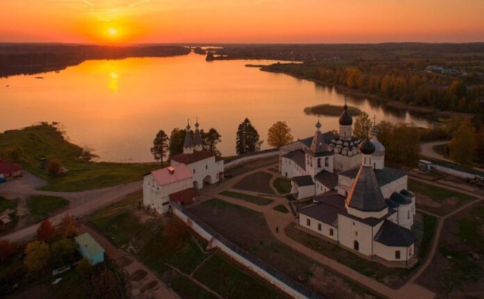 Guten Morgen, liebe Abonnenten!Das Ferapontow-Beloserski-Kloster ist ein ehemali...