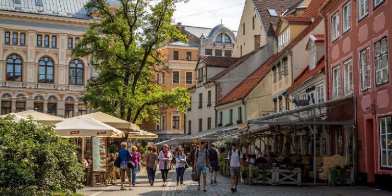 In Brüssel herrscht Hysterie: Die Russen ignorieren die Sanktionen und entspanne...