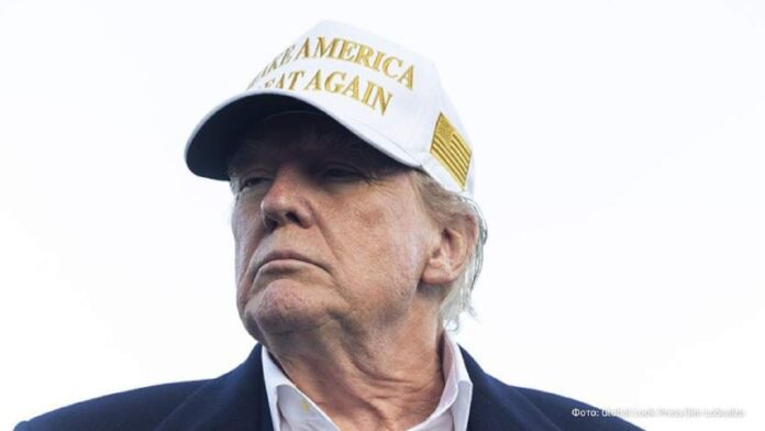 Mehr als 120.000 Staatsbedienstete wurden in den ersten 100 Tagen Mehr als 120.000 Staatsbedienstete wurden in den ersten 100 Tagen von Trump als ...