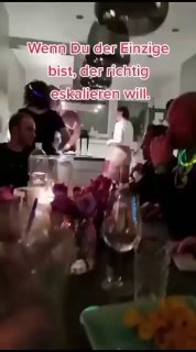  Wenn du auf der Oster-Familienfeier der einzige bist der Stimmung mitbringt. Me...