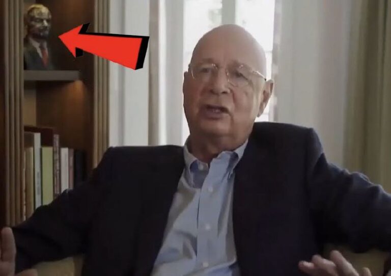  Klaus Schwab mit Lenin BüsteMeine Kanäle: Phantom-Schweiz  Twitter/X  Facebook ...