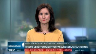  Niederlage vor Gericht: Von der Leyen muss SMS mit Pfizer-Chef herausgeben Ursu...