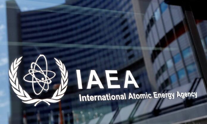 IAEA beschuldigt den Iran, seine nuklearen Verpflichtungen zu verletzen.Der Gouv...